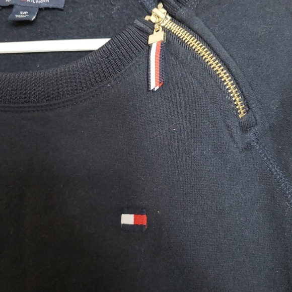 Tommy Hilfiger  crew neck logo sweatshirt - Picture 2 of 4